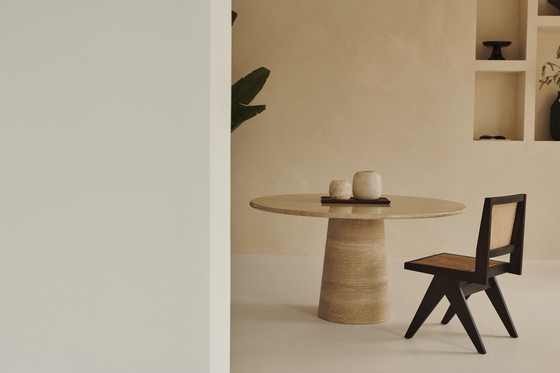 Image 1 of Aime Té FLOW dining table travertine