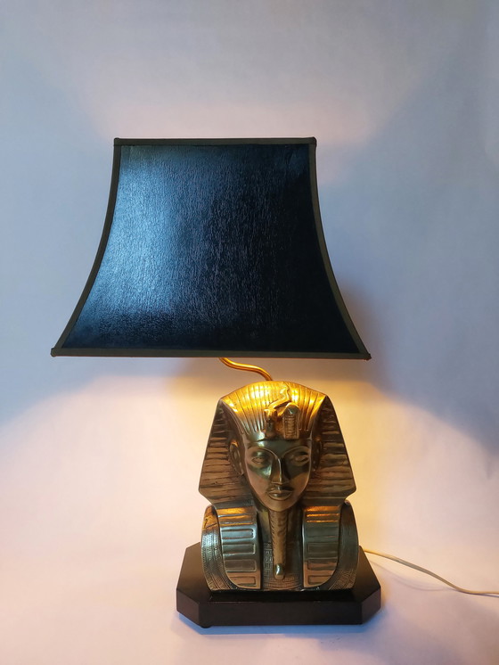 Image 1 of Lampe de table pharaon en laiton Hollywood regency