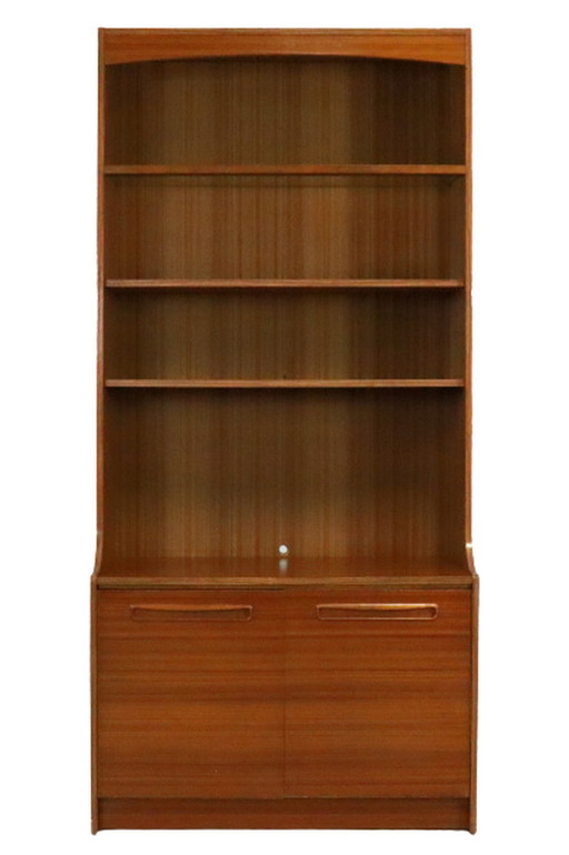 'Hayton' bookcase with light