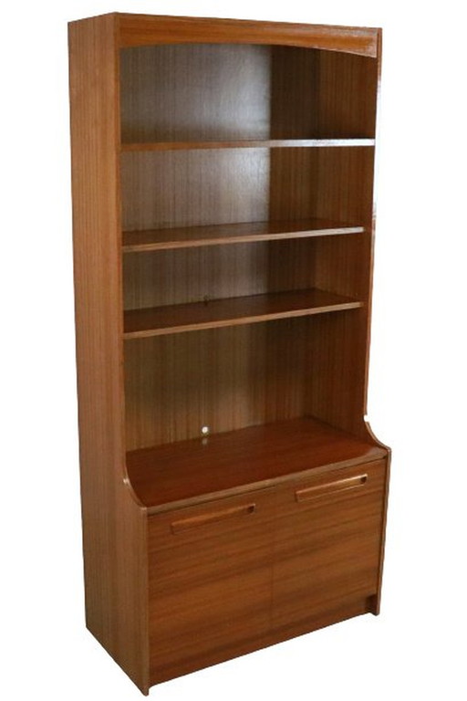 'Hayton' bookcase with light