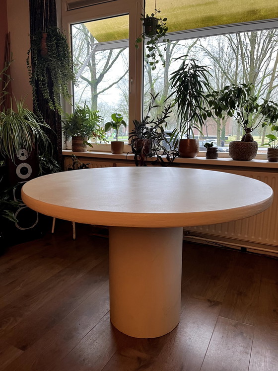 Image 1 of Round Concrete Look Table | Concrete Cire | Mortex | Microcement