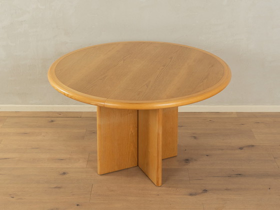 Image 1 of  Table à manger postmoderne