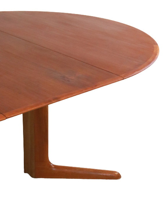 Image 1 of Vintage Danish design round dining table 2x extendable