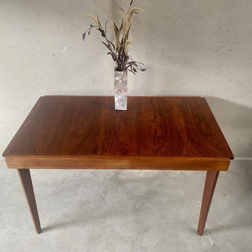 Vintage extendable rosewood dining room table 