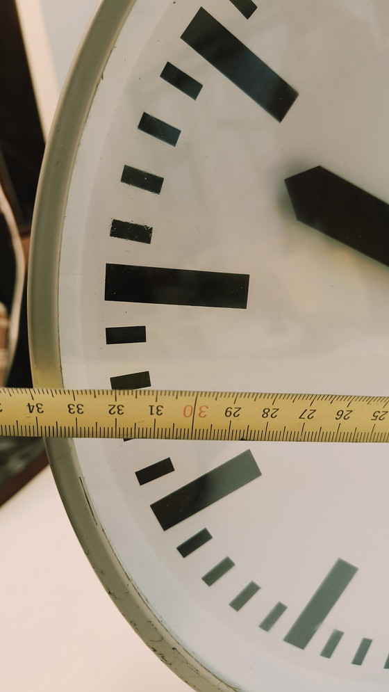 Image 1 of Reloj de estación industrial de doble cara Siemens Reloj escolar