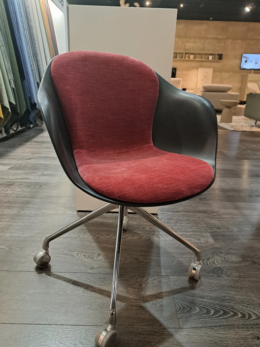 Adelaide Chair With Swivel Function And Wheels