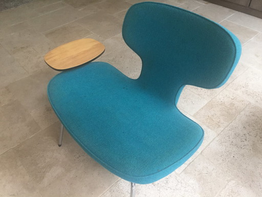 Artifort Libel chair with side table