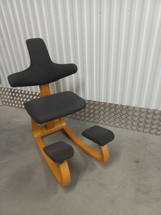 Image 1 of Chaise d'équilibre Stokke Varier