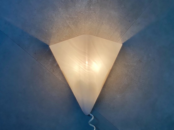 Image 1 of 1x lampe murale acrylique vintage de forme triangulaire