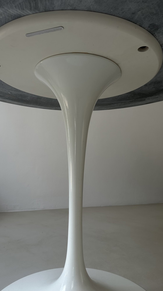 Image 1 of Knoll Saarinen table with round marble top