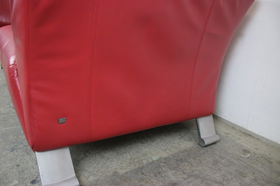 Image 1 of Sofá Club Rolf Benz 322 de dos plazas, de diseño, de cuero auténtico, color rojo