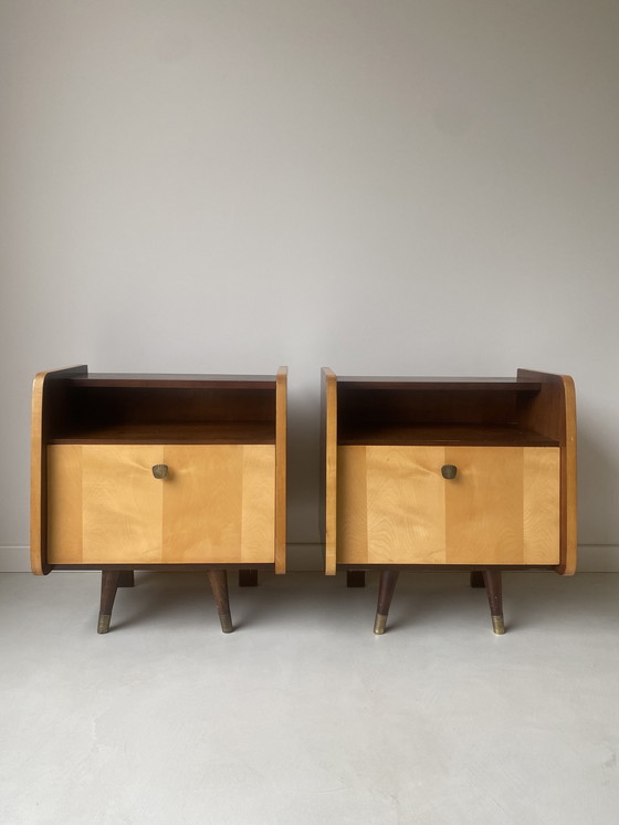 Image 1 of Deux tables de chevet Mid Century des années 1970