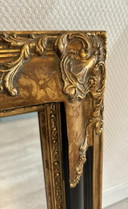 Miroir vintage dans un cadre doré