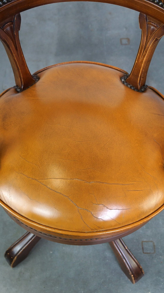 Image 1 of Fauteuil de bureau chesterfield anglais en cuir de boeuf