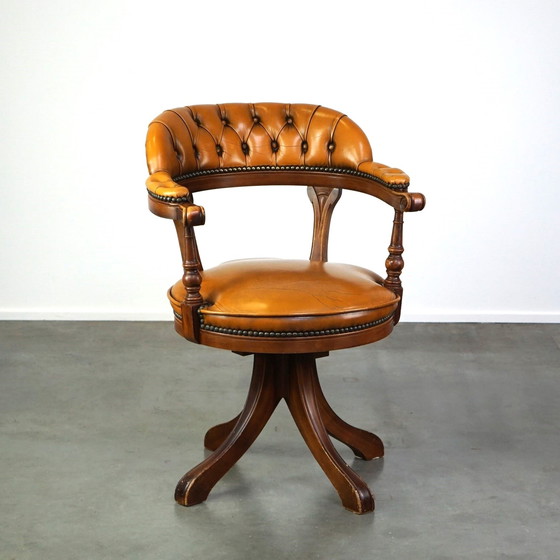 Image 1 of Fauteuil de bureau chesterfield anglais en cuir de boeuf