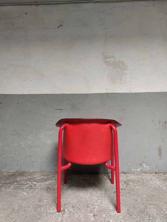 Image 1 of Poltrona in pelle rossa in stile Memphis