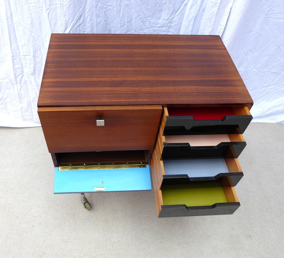 Image 1 of Petite commode sur roulettes