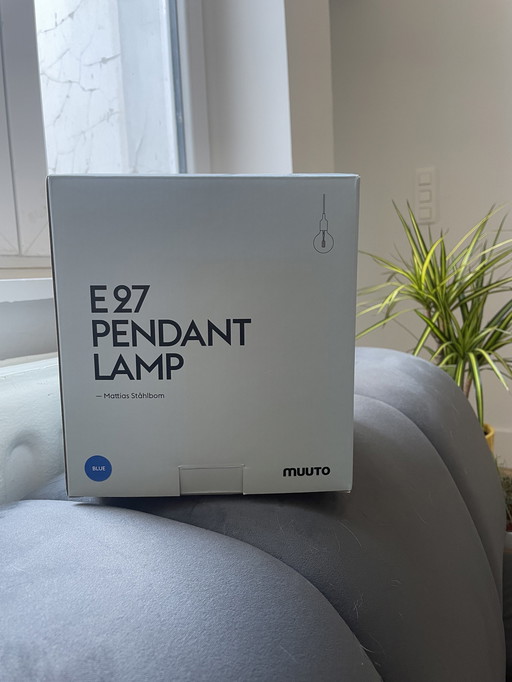 1x Muuto E27 Blue Electric Pendant