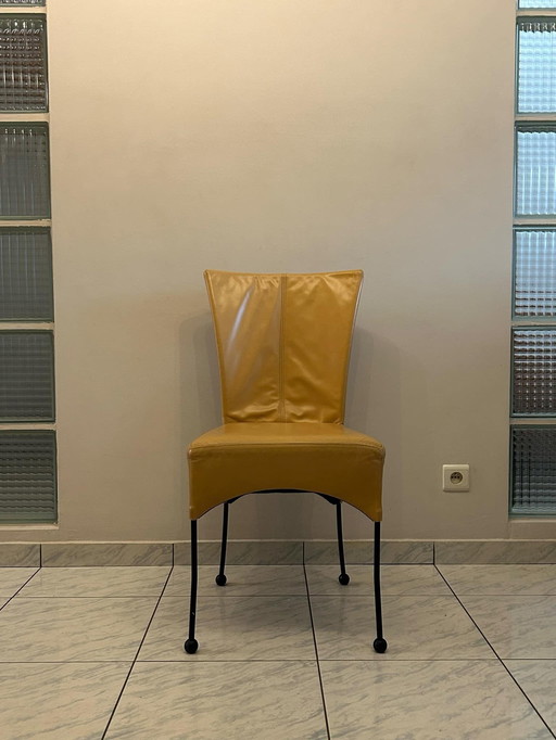 Set X6 Montis Spica Leather Chairs Eggshell Color