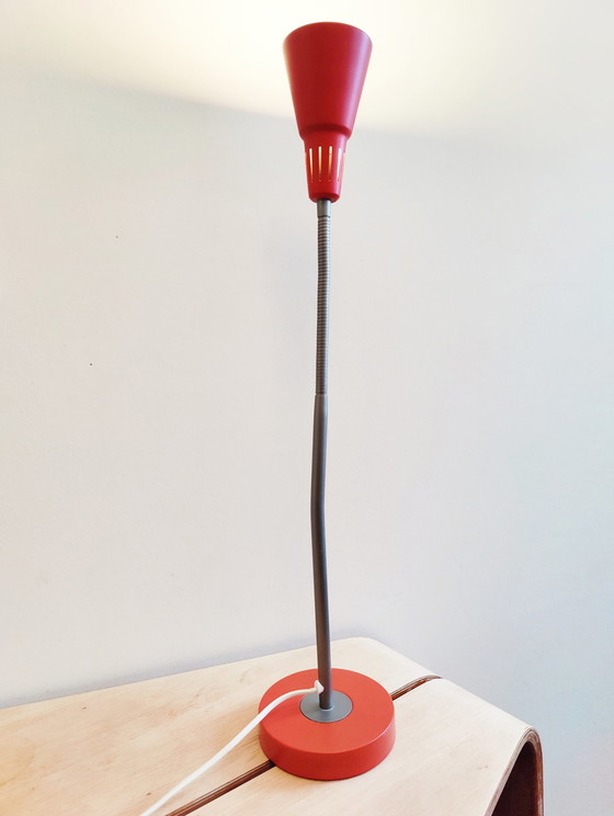 Image 1 of Lampe de bureau rouge Ikea par Marianne Hagberg Kvart