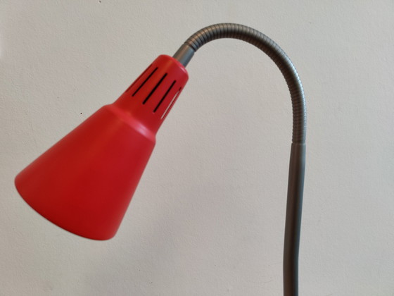 Image 1 of Lampe de bureau rouge Ikea par Marianne Hagberg Kvart