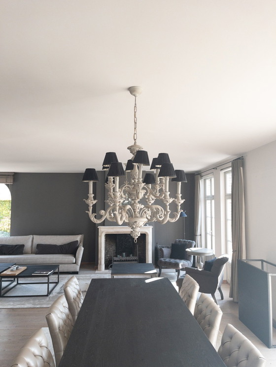 Image 1 of Lampadario in legno intagliato a mano a 12 bracci