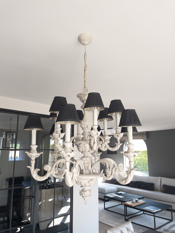 Image 1 of Lampadario in legno intagliato a mano a 12 bracci