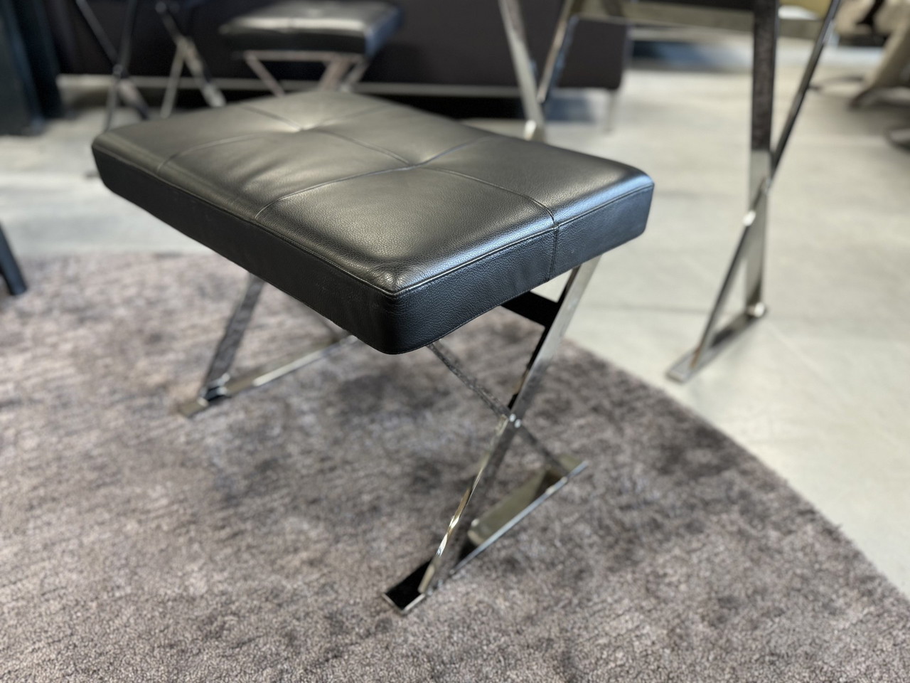B&B Italia Maxalto Patcho Bench Black Leather | €599 | Whoppah
