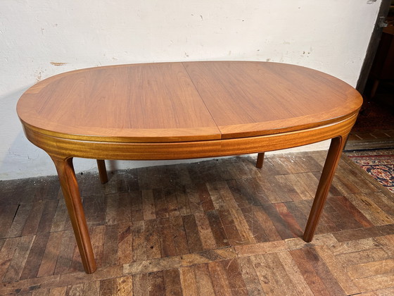 Image 1 of Mid Century Retro Vintage Table de salle à manger à rallonge en teck