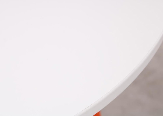 Image 1 of Vepa Lt Skeef Table White/Red