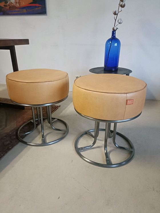 Image 1 of  4 x Pouf in pelle