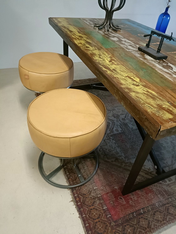 Image 1 of  4 x Pouf in pelle