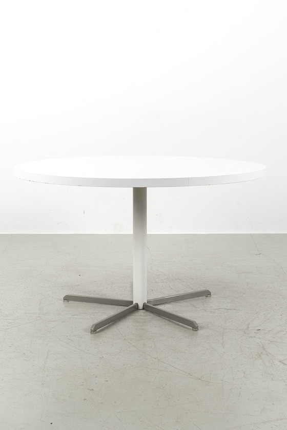 Image 1 of Table ronde blanche art. 66524