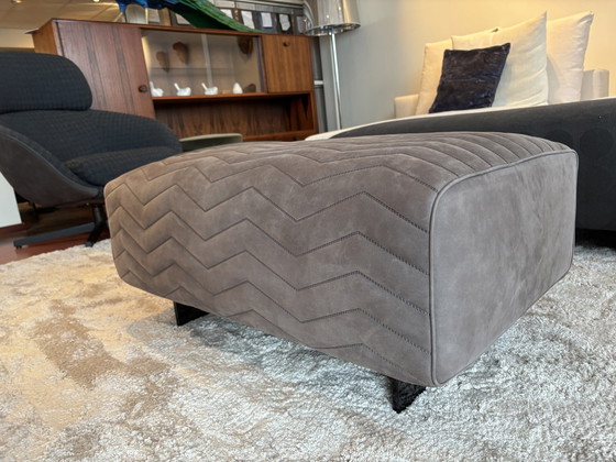 Image 1 of Minotti Quincy Pouf Showroom Model Now On Offer