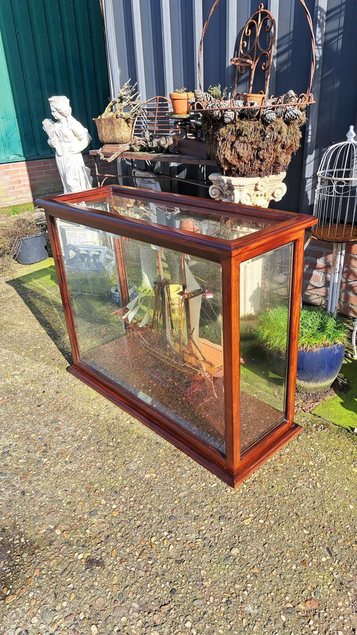 Classic Mahogany Display Case, With Sailing Ship (Ship Can Get Out) Dimensions 105 x 40cm and 82cm High