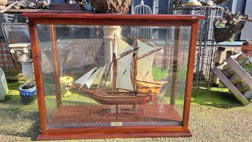 Classic Mahogany Display Case, With Sailing Ship (Ship Can Get Out) Dimensions 105 x 40cm and 82cm High