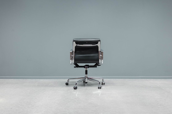 Image 1 of Eames Ea217 Softpad Office Chair