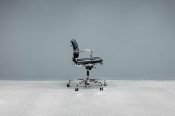 Image 1 of Eames Ea217 Softpad Office Chair
