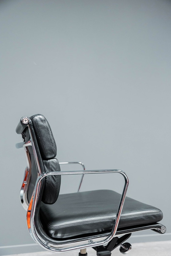 Image 1 of Eames Ea217 Softpad Office Chair
