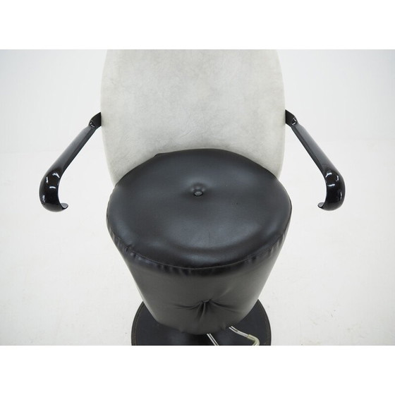 Image 1 of Vintage swivel and adjustable hairdresser's chair 1970