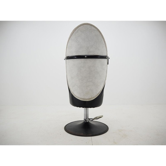 Image 1 of Vintage swivel and adjustable hairdresser's chair 1970