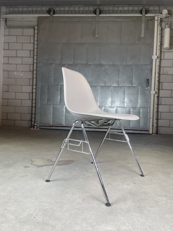 Image 1 of 6x Vitra Eames DSS chair