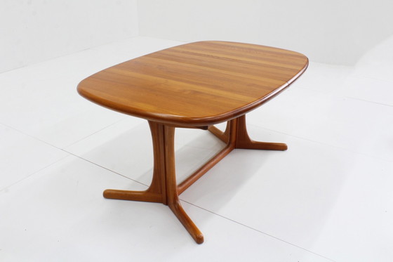 Image 1 of Table de salle à manger ovale extensible vintage danoise