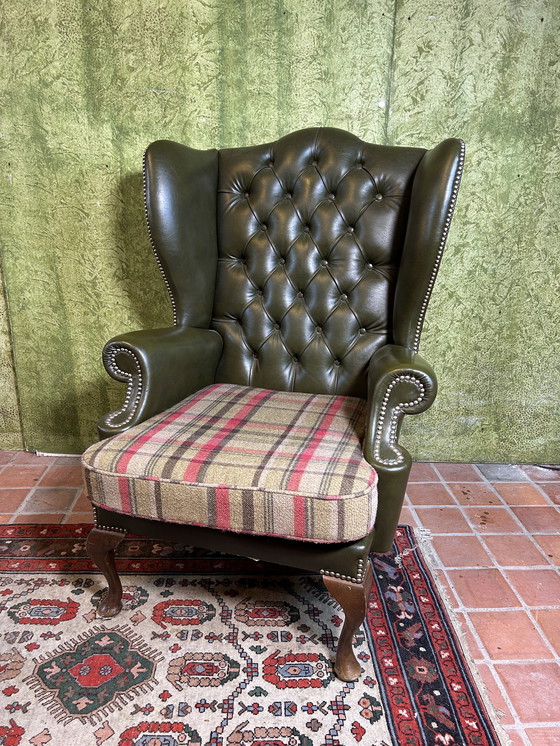 Image 1 of Fauteuil Chesterfield style Queen Anne Anglais