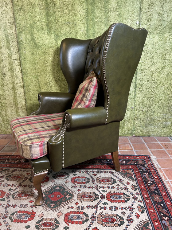 Image 1 of Fauteuil Chesterfield style Queen Anne Anglais