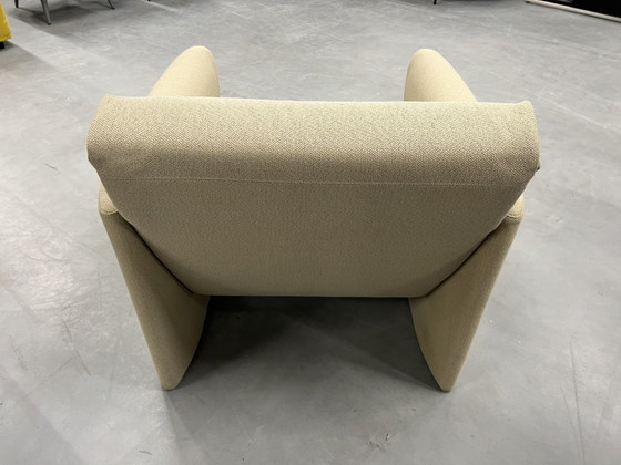 Image 1 of Leolux Evidence Boa Vista Armchair dune fabric