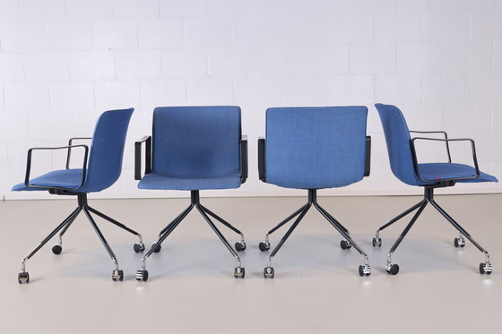 Image 1 of 4x Gispen Nomi chair blue