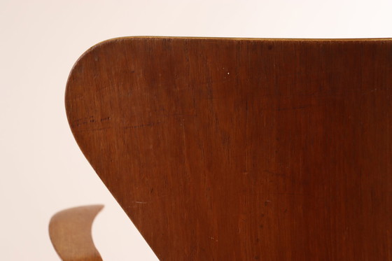 Image 1 of Fritz Hansen Series 7 office chair by Arne Jacobsen