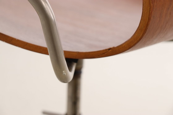 Image 1 of Fritz Hansen Series 7 office chair by Arne Jacobsen