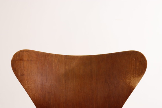 Image 1 of Fritz Hansen Series 7 office chair by Arne Jacobsen